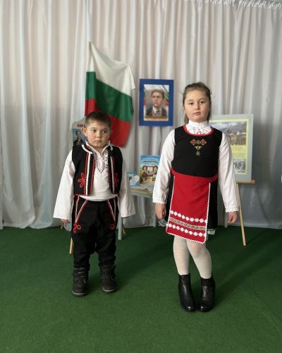 Поклон, Апостоле ! - ДГ Славейче - Широко поле